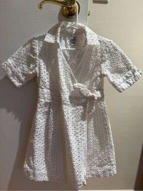 DVF x GAP White Eyelet Wrap Dress for Girls - size 5